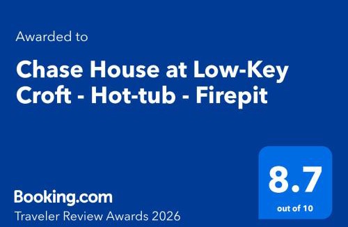 Winslow House | Chase House at Low-Key Croft - Hot-tub - Firepit