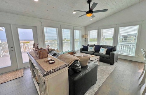 Grand Isle House | Chasin Tail - Beachfront - Island Realty