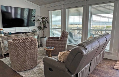 Grand Isle House | Chasin Tail - Beachfront - Island Realty