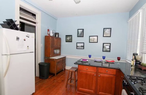 Carrollton Apartment | Chateau Lola 25-NSTR-01-504