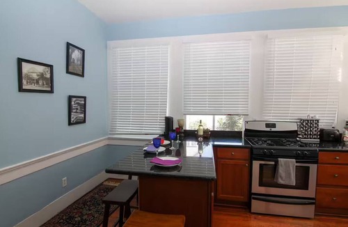 Carrollton Apartment | Chateau Lola 25-NSTR-01-504