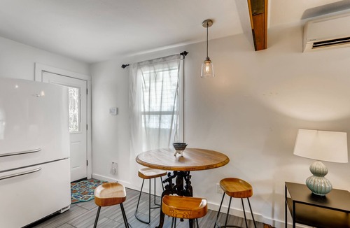 Chestnut House | Cheerful & Cozy East Austin Home Close to DT!