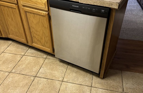 Flowood House | Cheerfull 3 bedroom 2 bath close to water & parks