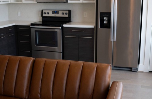 Midtown Apartment | Chic 1-bedroom apartment in vibrant Houston with AC, WiFi, fitness room, Balcony