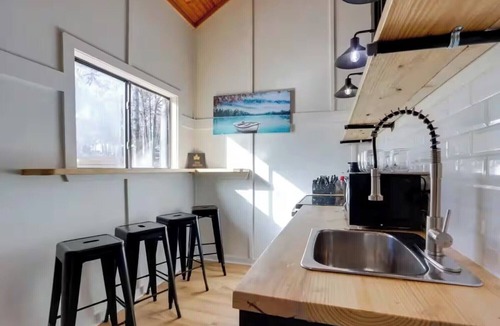 Gentry Cabin | Chic Cabin! Less than 10 minutes from Downtown Siloam Springs