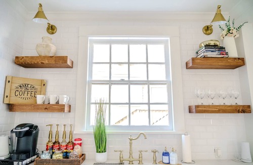 Touro House | Chic & Central w/Parking: Ideal 4 Families/Groups