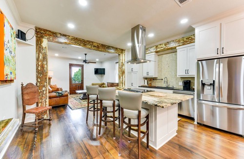 New Roads Apartment | Chic Louisiana Retreat - Balcony & River Views!