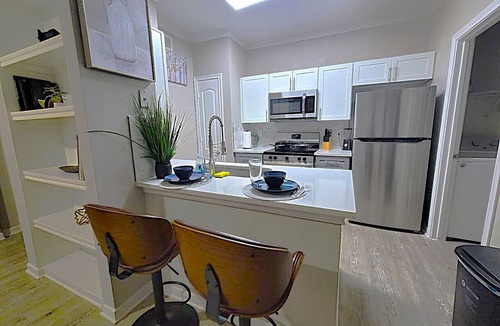 Egypt Apartment | Chic Magnolia 1BR Pool Gym Near Lake Conroe