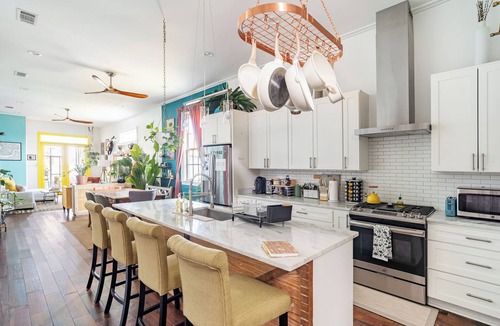 Leonidas House | Chic Surroundings in Uptown New Orleans!
