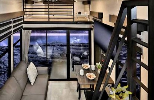 Quitman Cabin | Chic Tiny House with Lofted Interior Perfect for a Family Escape in Texas
