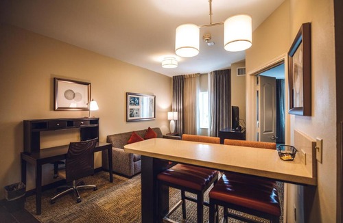 Chinatown Apartment | Chinatown 2B2B Free Parking Washer and Dryer Gym Relux 300