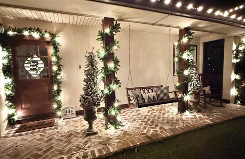 Downtown Historic House | Christmas on Cane River - Watch Fireworks from Boat Dock or Walk to Festival