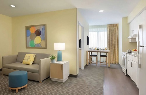 Central Business District Resort | City Break! Spacious Rooms w/Perfect Central Locale near Canal Street