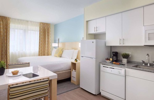 Central Business District Resort | City Break! Spacious Rooms w/Perfect Central Locale near Canal Street