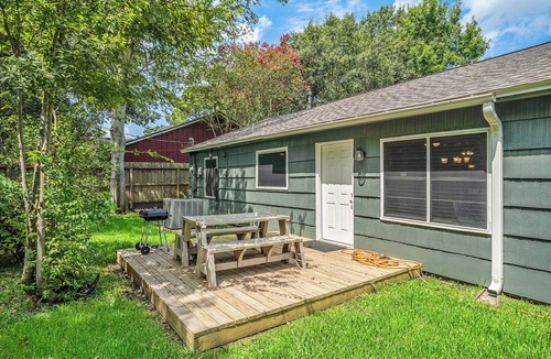 Pasadena House | City Gateway 3BR Base: Large Yard & Parking
