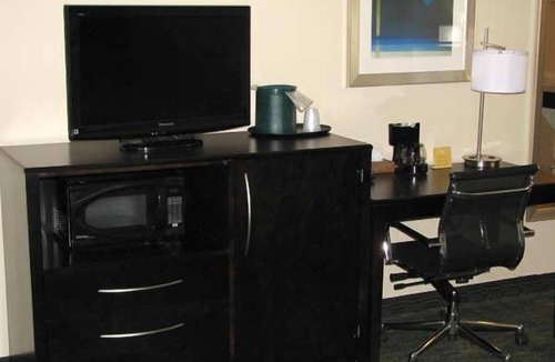 Near East Side Hotel | Cityview Inn & Suites Downtown RiverCenter Area