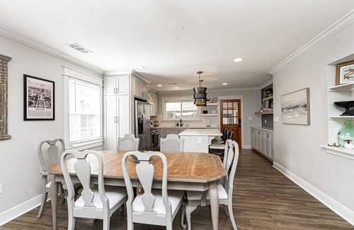 Mid City South House | Classic-contemporary Bungaleaux in a prime location, your home away from home.