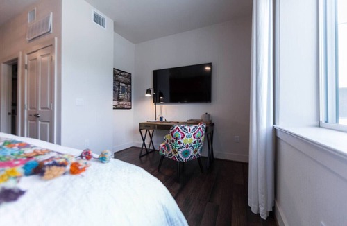 Kessler Bed & Breakfast | Classic1 King Bed (Machu Picchu)