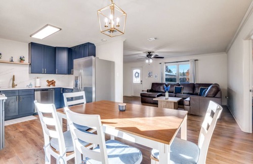Pilot Point House | Clean 3-bedroom house with backyard in Pilot Point - BLUEBONNET