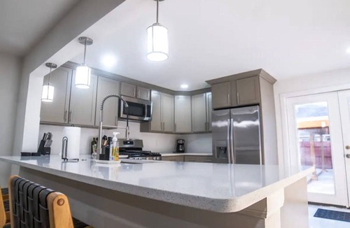 River Oaks House | Clean Fort Worth 4bed/3bath house close to it all!