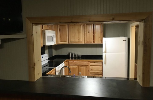 Boothville-Venice Cabin | "Clean/Maintained Fully Furnished Lodging"-Yellowfin Lodge