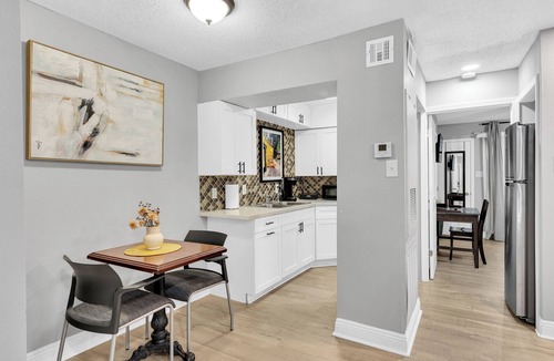 Metairie Condo | Clean-Quiet/Near every typre of eatery imaginable!