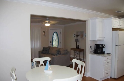 Waveland House | Close to everything! Old Town Bay St Louis, Beach, New Orleans just 45 min away