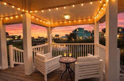 Bella Vista House | Coastal Charm with Pond Views and Sunset Balconies!