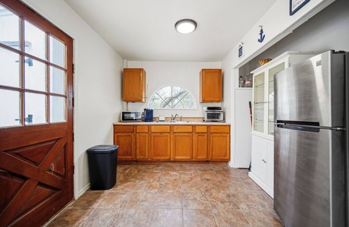 Fulton Cottage | Coastal Solitude: Your Private 1-Acre Sanctuary in Rockport
