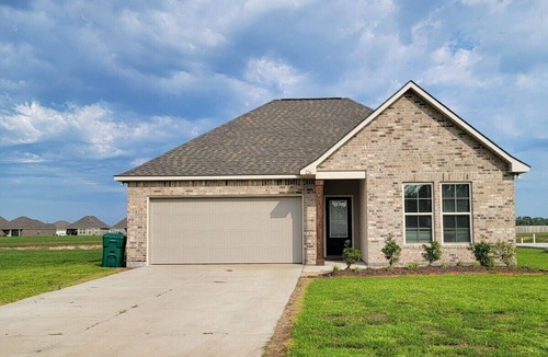 Lake Charles House | Comfort and Style Stay at Sunset Hideaway - WCN226