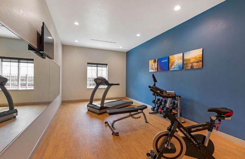 Euless Hotel | Comfort Inn & Suites Euless DFW West