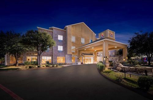 Corinth Hotel | Comfort Inn & Suites Near Lake Lewisville