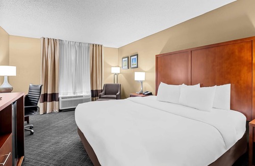 Highlands - Perkins Hotel | Comfort Inn University Area