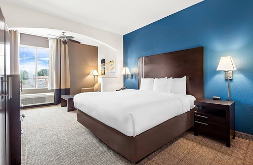 Little Woods Hotel | Comfort Suites New Orleans East