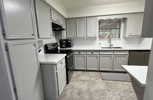 Woodville House | Comfortable 3 bdr/2 bath home with WiFi in Woodville