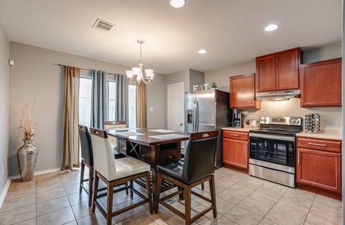 Southside House | Comfortable near Lackland & Downtown/Easy access I35