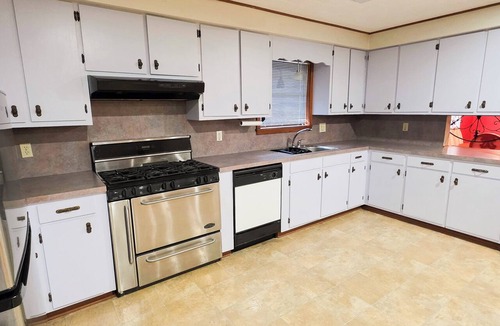 Morgan City House | Comfortable & Spacious 3 Bedroom/2 Bath Home Away from Home