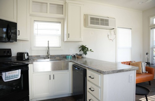 Wyldwood Cabin | Comfortable Tiny Home in RV Park. Near Bastrop & Austin