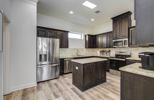 MacGregor House | Comfortable Townhome in TX Medical Center, near NRG & Downtown