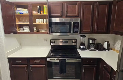 Frisco Apartment | Comfy Apartment in Frisco - Walk to Stonebriar - King Bed - Cozy & Convenient