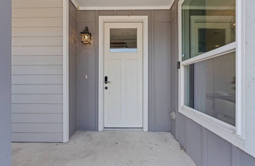 University Hills and Windsor Park House | Comfy Austin Home Base | Sleeps 12+ | Close to DT