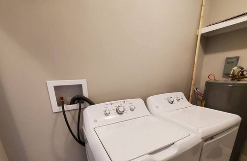 Lower Ninth Ward House | Comfy St. Claude Ave Apt Sleeps 4