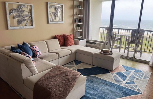 Galveston Condo | Condo right on the beach! Stunning seventh floor views!