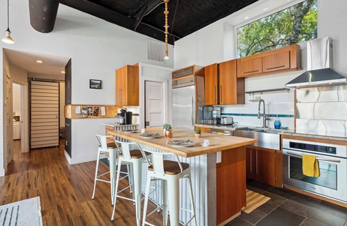 Dripping Springs House | Contemporary Country Style Gem w/BBQ & Games Room