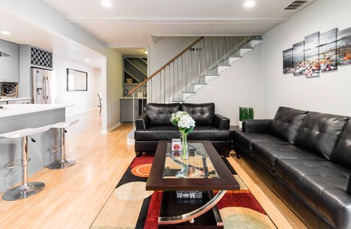 White Rock Hills House | Contemporary home with a private pool nestled in the heart of East Dallas