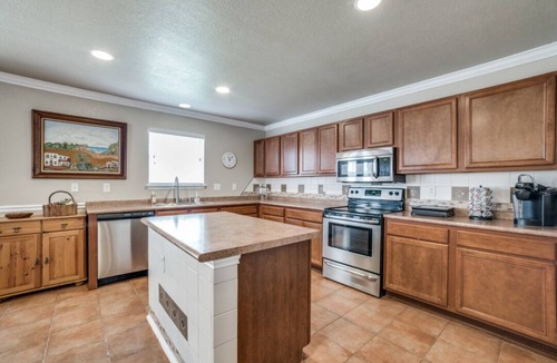 Live Oak House | Contractors, Downtown JBSA- Randolph, Fort. Sam, Pearl, Riverwalk, Medical