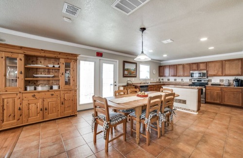 Live Oak House | Contractors, Downtown JBSA- Randolph, Fort. Sam, Pearl, Riverwalk, Medical
