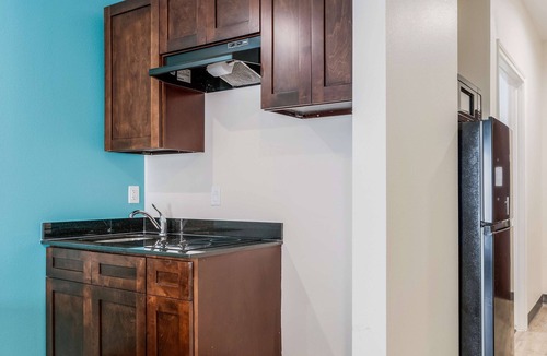 Katy Hotel | Convenient Location! FREE Parking & Breakfast, Short Drive to Katy Heritage Park