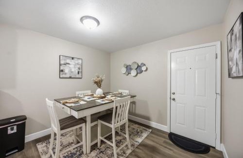 Alvin Apartment | Cool Cozy Comfort