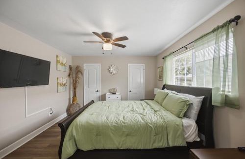 Alvin Apartment | Cool Cozy Comfort